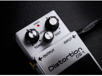 <b>BOSS DS-1-WH Pedal Distorção branco EDIÇÃO LIMITADA BEST-SELLER</b> <b>BOSS DS-1-WH Pedal Distorção branco EDIÇÃO LIMITADA BEST-SELLER</b>